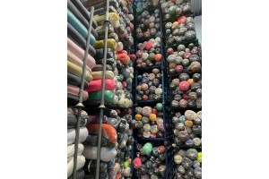 Partij kant stoffen 18.000 KG