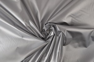 Zonwerende verduisteringsstof 02 zilver dubbelzijdig
